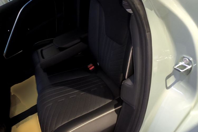 Used Avatr 11 2022 Ultra-Long Range Dual-Motor Luxury Edition 5 Seats Left Rear Seat