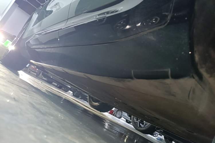 Used Avatr 11 2022 Long-Range Dual-Motor Luxury Edition 5 Seats Left Side Sill