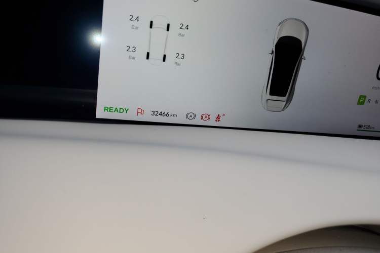 Used Avatr 11 2022 Long-Range Dual-Motor Luxury Edition 4 Seats Odometer Close Up