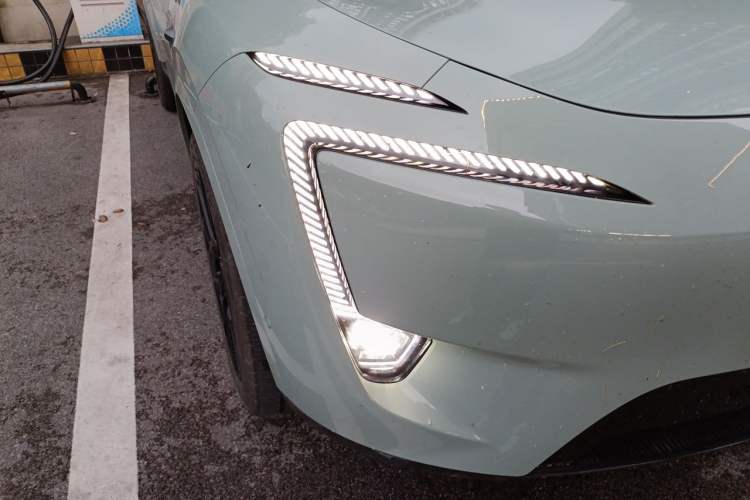Used Avatr 11 2022 Long-Range Dual-Motor Luxury Edition 4 Seats Right Front Headlight
