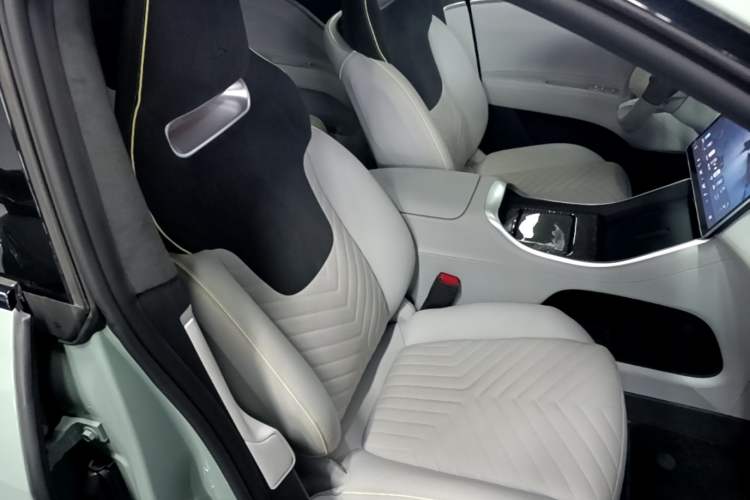 Used Avatr 11 2022 Long-Range Dual-Motor Luxury Edition 5 Seats Right Front Seat