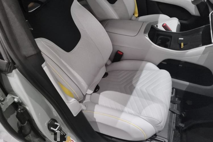 Used Avatr 11 2022 Ultra-Long Range Dual-Motor Luxury Edition 5 Seats Right Front Seat