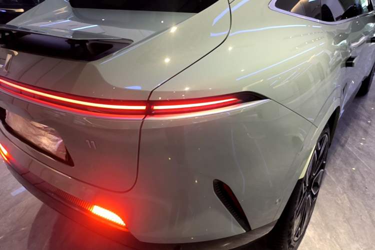 Used Avatr 11 2022 Ultra-Long Range Dual-Motor Luxury Edition 5 Seats Right Rear Taillight