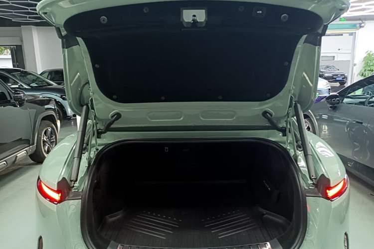 Used Avatr 11 2022 Long-Range Dual-Motor Luxury Edition 5 Seats Trunk