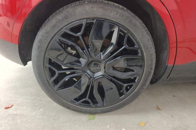 Used Avatr 11 2022 Long-Range Dual-Motor Luxury Edition 5 Seats Right Rear Wheel Hub