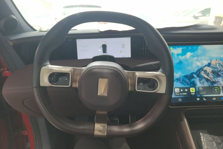 Used Avatr 11 2022 Long-Range Dual-Motor Luxury Edition 5 Seats Steering Wheel