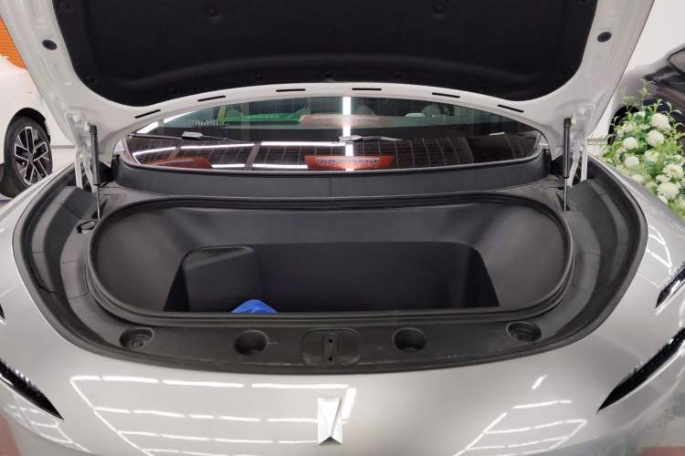 Used Avatr 11 2022 Long-Range Dual-Motor Luxury Edition 5 Seats Engine Bay
