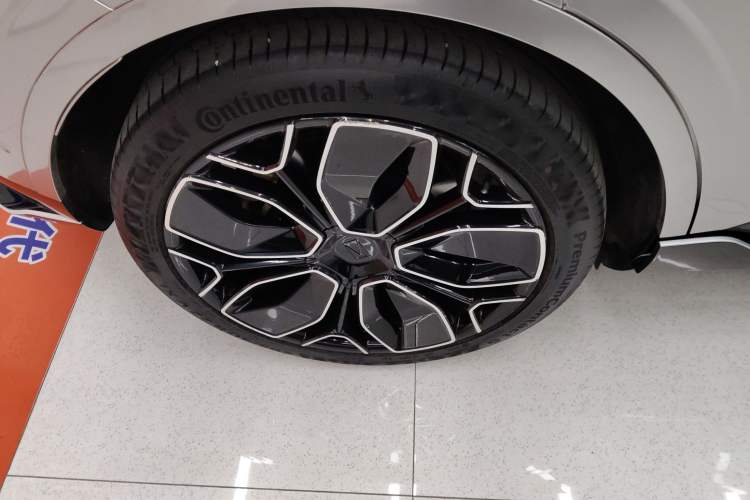 Used Avatr 11 2022 Long-Range Dual-Motor Luxury Edition 5 Seats Right Rear Wheel Hub