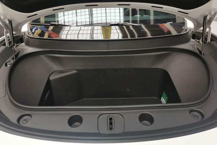 Used Avatr 11 2022 Long-Range Dual-Motor Luxury Edition 4 Seats Engine Bay