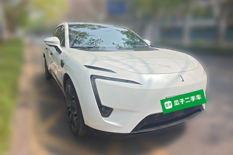 Used Avatr 11 2022 Long-Range Dual-Motor Luxury Edition 4 Seats Front Right 45 Deg