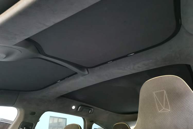 Used Avatr 11 2022 Long-Range Dual-Motor Luxury Edition 4 Seats Headliner