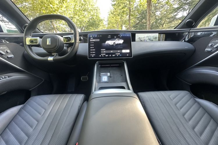 Used Avatr 11 2022 Long-Range Dual-Motor Luxury Edition 5 Seats Interior 1