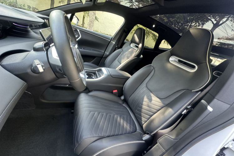 Used Avatr 11 2022 Long-Range Dual-Motor Luxury Edition 5 Seats Left Front Seat