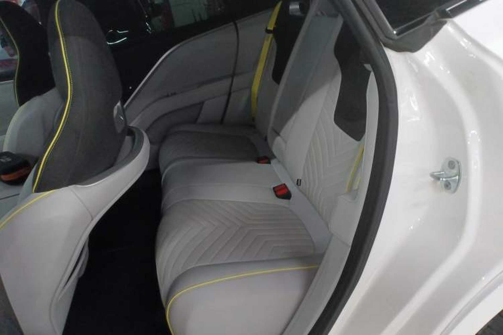 Used Avatr 11 2022 Long-Range Dual-Motor Luxury Edition 5 Seats Left Rear Seat