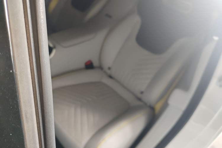 Used Avatr 11 2022 Ultra-Long Range Dual-Motor Luxury Edition 4 Seats Left Rear Seat