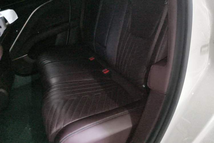 Used Avatr 11 2022 Long-Range Dual-Motor Luxury Edition 5 Seats Left Rear Seat