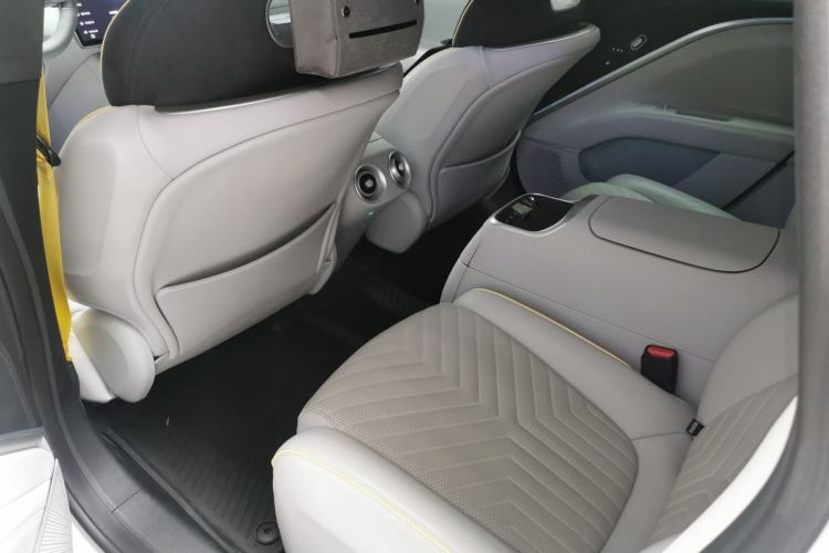 Used Avatr 11 2022 Long-Range Dual-Motor Luxury Edition 4 Seats Left Rear Seat