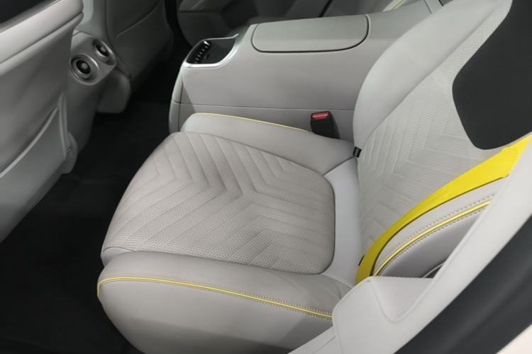 Used Avatr 11 2022 Long-Range Dual-Motor Luxury Edition 4 Seats Left Rear Seat