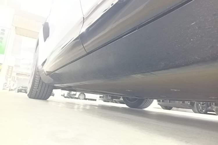 Used Avatr 11 2022 Long-Range Dual-Motor Luxury Edition 5 Seats Left Side Sill