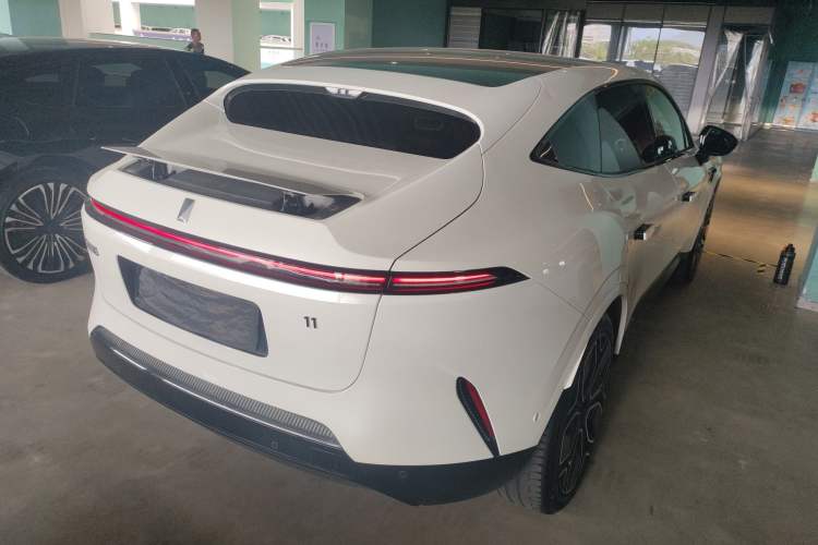 Used Avatr 11 2022 Ultra-Long Range Dual-Motor Luxury Edition 4 Seats Rear Right 45 Deg