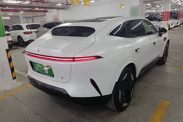 Used Avatr 11 2022 Long-Range Dual-Motor Luxury Edition 5 Seats Rear Right 45 Deg