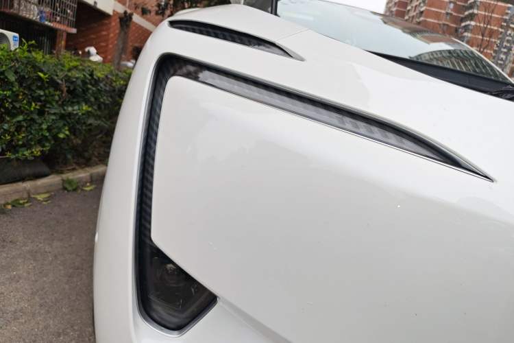 Used Avatr 11 2022 Long-Range Dual-Motor Luxury Edition 5 Seats Right Front Headlight
