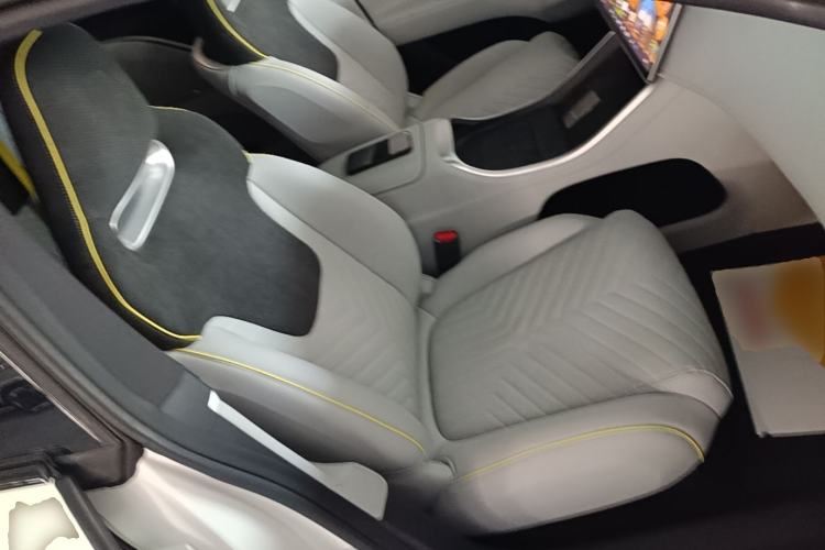 Used Avatr 11 2022 Long-Range Dual-Motor Luxury Edition 5 Seats Right Front Seat