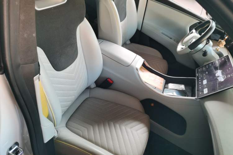 Used Avatr 11 2022 Long-Range Dual-Motor Luxury Edition 4 Seats Right Front Seat