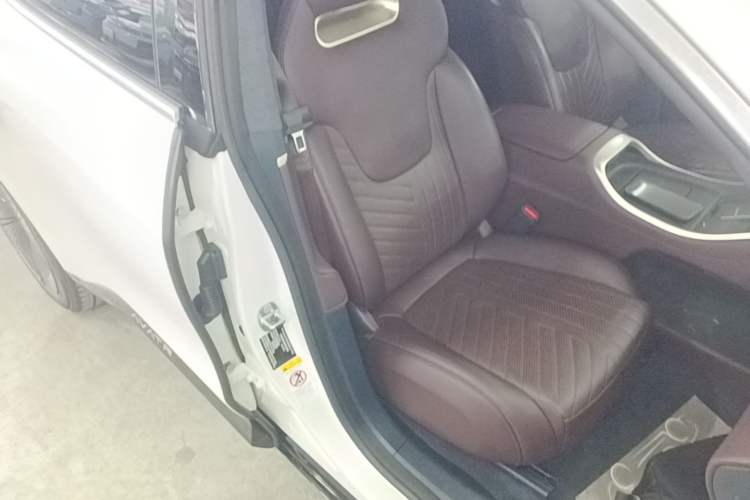 Used Avatr 11 2022 Long-Range Dual-Motor Luxury Edition 5 Seats Right Front Seat