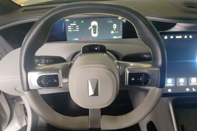 Used Avatr 11 2022 Ultra-Long Range Dual-Motor Luxury Edition 4 Seats Steering Wheel