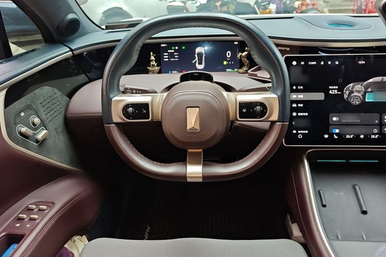 Used Avatr 11 2022 Long-Range Dual-Motor Luxury Edition 4 Seats Steering Wheel
