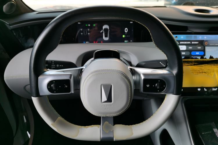 Used Avatr 11 2022 Long-Range Dual-Motor Luxury Edition 4 Seats Steering Wheel