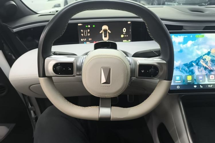 Used Avatr 11 2022 Long-Range Dual-Motor Luxury Edition 4 Seats Steering Wheel