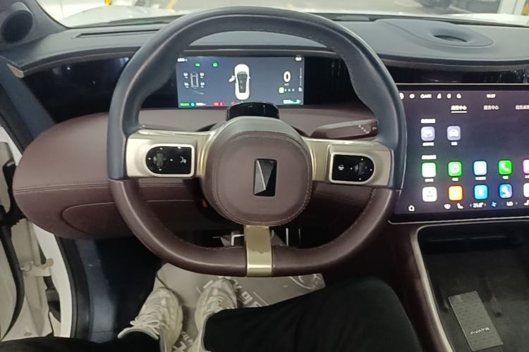 Used Avatr 11 2022 Long-Range Dual-Motor Luxury Edition 5 Seats Steering Wheel