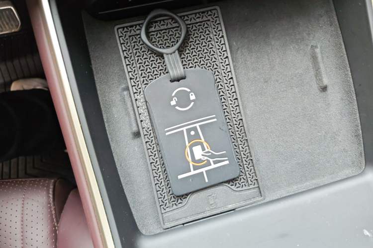 Used Avatr 11 2022 Long-Range Dual-Motor Luxury Edition 5 Seats Vehicle Key