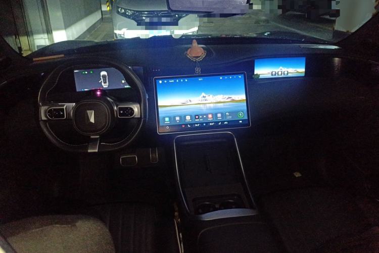 Used Avatr 11 2023 Harmony 90° Luxury Edition Center Console