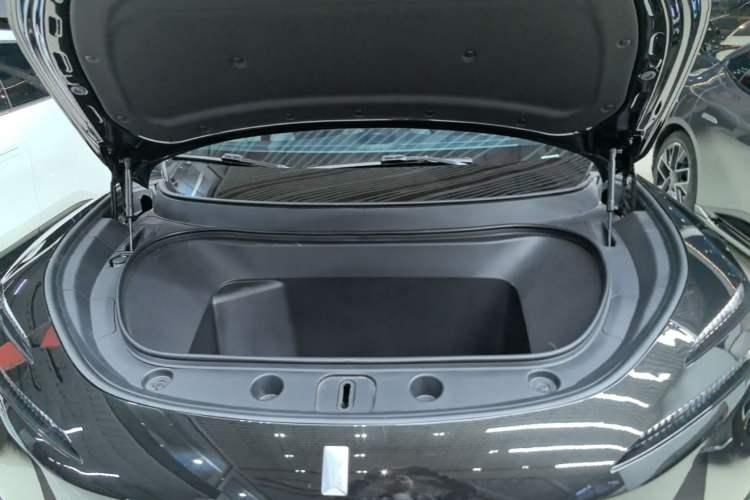Used Avatr 11 2023 Harmony 90-degree Rear-wheel Drive Business Edition Engine Bay