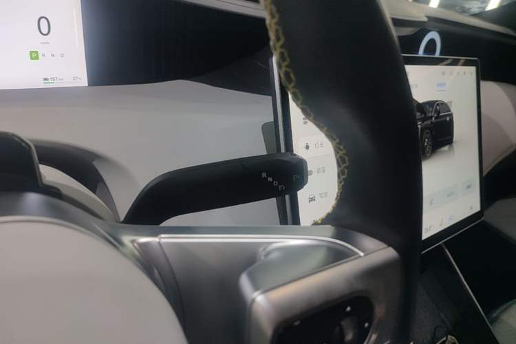 Used Avatr 11 2023 Harmony 90° Luxury Edition Gear Lever
