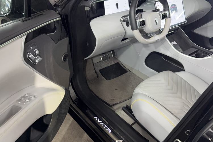 Used Avatr 11 2023 HarmonyOS Edition Smart Enjoyment Upgrade Model 90-Degree Luxury Edition Interior 2