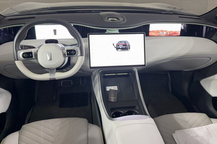 Used Avatr 11 2023 HarmonyOS Edition Smart Enjoyment Upgrade Model 90-Degree Luxury Edition Interior 3