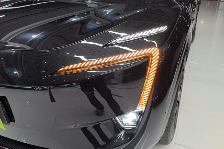 Used Avatr 11 2023 Harmony 90-degree Rear-wheel Drive Business Edition Left Front Headlight