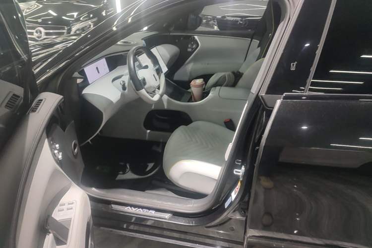 Used Avatr 11 2023 Harmony 90° Luxury Edition Left Front Seat