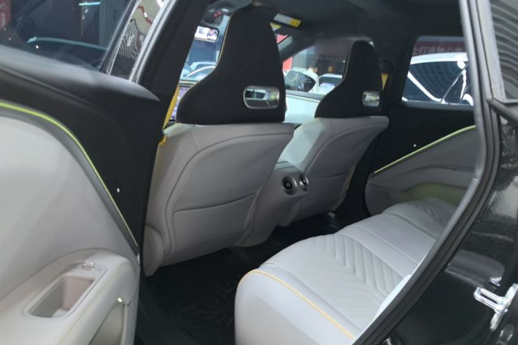 Used Avatr 11 2023 Harmony 90-degree Rear-wheel Drive Business Edition Left Rear Seat