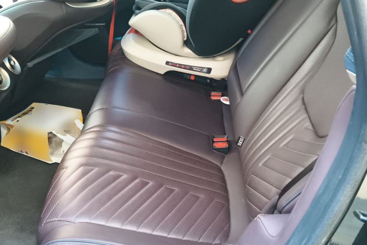 Used Avatr 11 2023 HarmonyOS Version Smart Enjoyment Upgrade Model 90-Degree Rear-Wheel Drive Edition Left Rear Seat