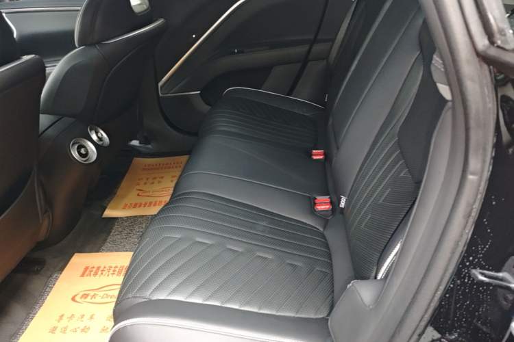 Used Avatr 11 2023 HarmonyOS Edition Smart Enjoyment Upgrade Model 90-Degree Luxury Edition Left Rear Seat