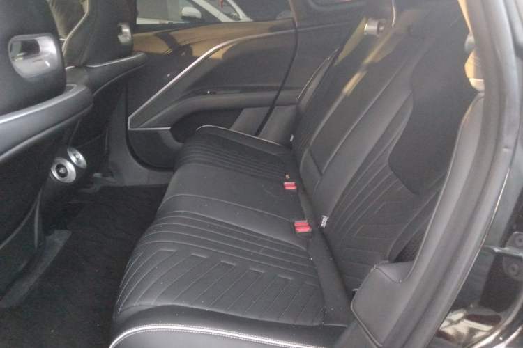 Used Avatr 11 2023 Harmony 90° Luxury Edition Left Rear Seat