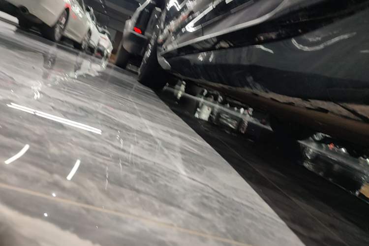 Used Avatr 11 2023 Harmony 90° Luxury Edition Left Side Sill