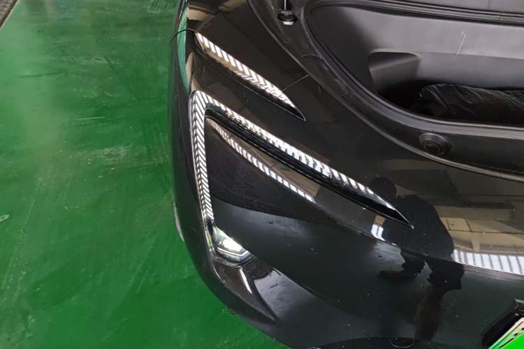 Used Avatr 11 2023 Harmony 90-degree Rear-wheel Drive Edition Right Front Headlight