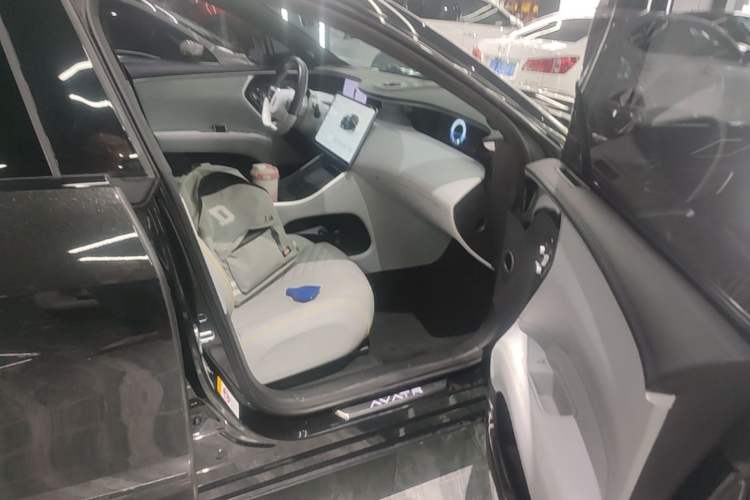 Used Avatr 11 2023 Harmony 90° Luxury Edition Right Front Seat
