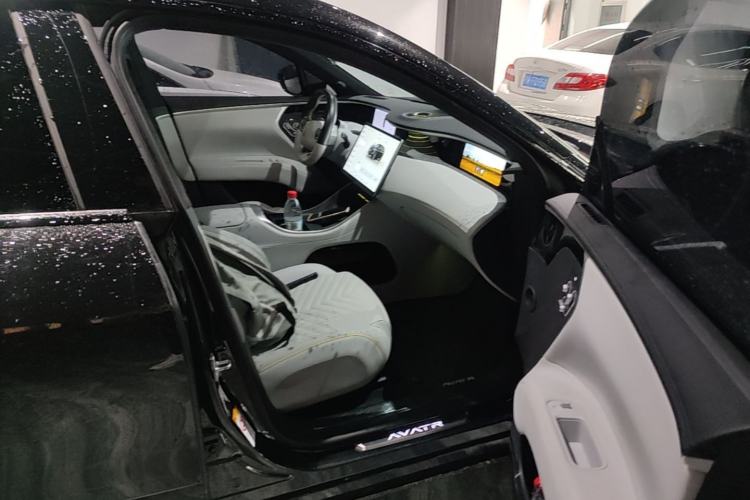 Used Avatr 11 2023 Harmony 90° Luxury Edition Right Front Seat
